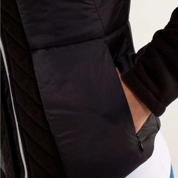 LULULEMON Black St Moritz Jacket. Size: 8 - Picture 7 of 9